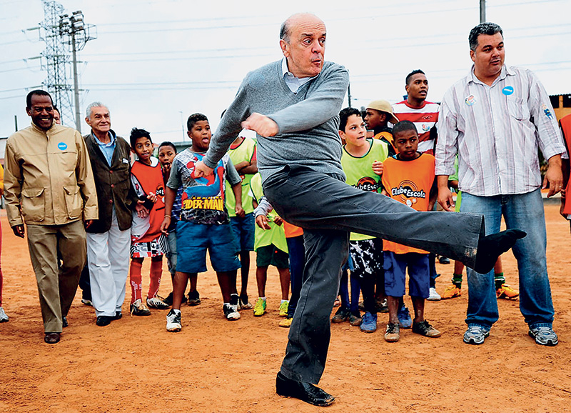 Capa Eleições Ed. 43 - José Serra em campanha