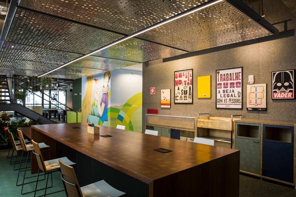 Google anuncia 500 000 bolsas de estudo para jovens