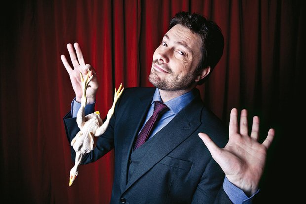 Danilo Gentili rebate as críticas de José Trajano