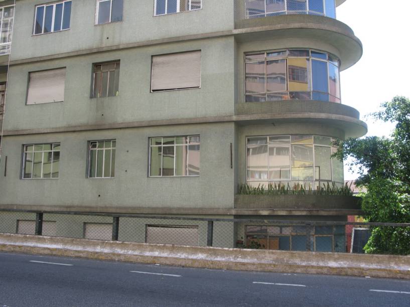 Apartamento com vista para o Minhocão serve de sede para Associação Apartamento com vista para o Minhocão serve de sede para Associação