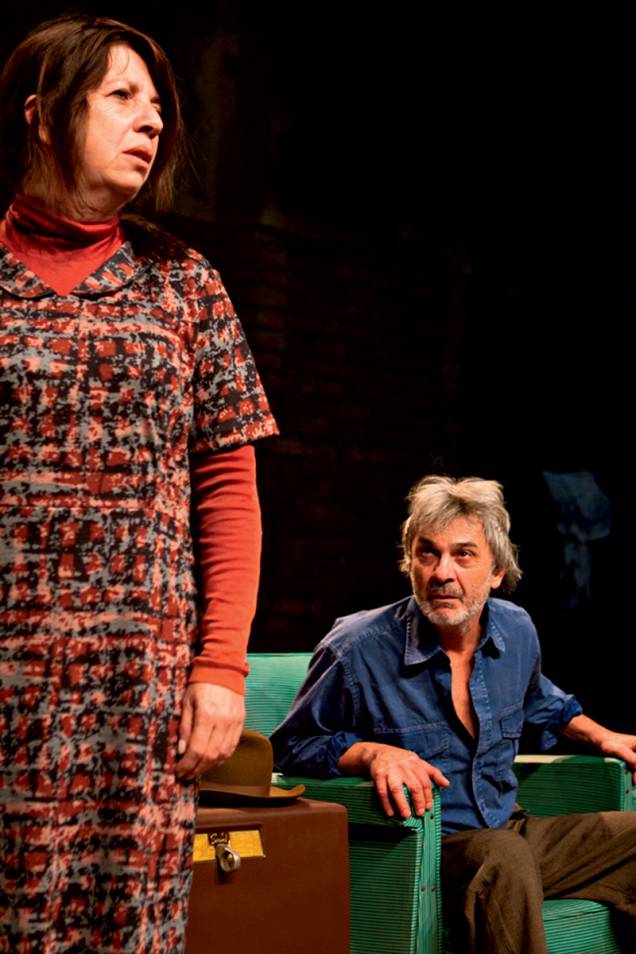 Com Roza Grobman, sua mulher, numa cena: casal também na peça Mente Mentira (2010) Com Roza Grobman, sua mulher, numa cena: casal também na peça Mente Mentira (2010)