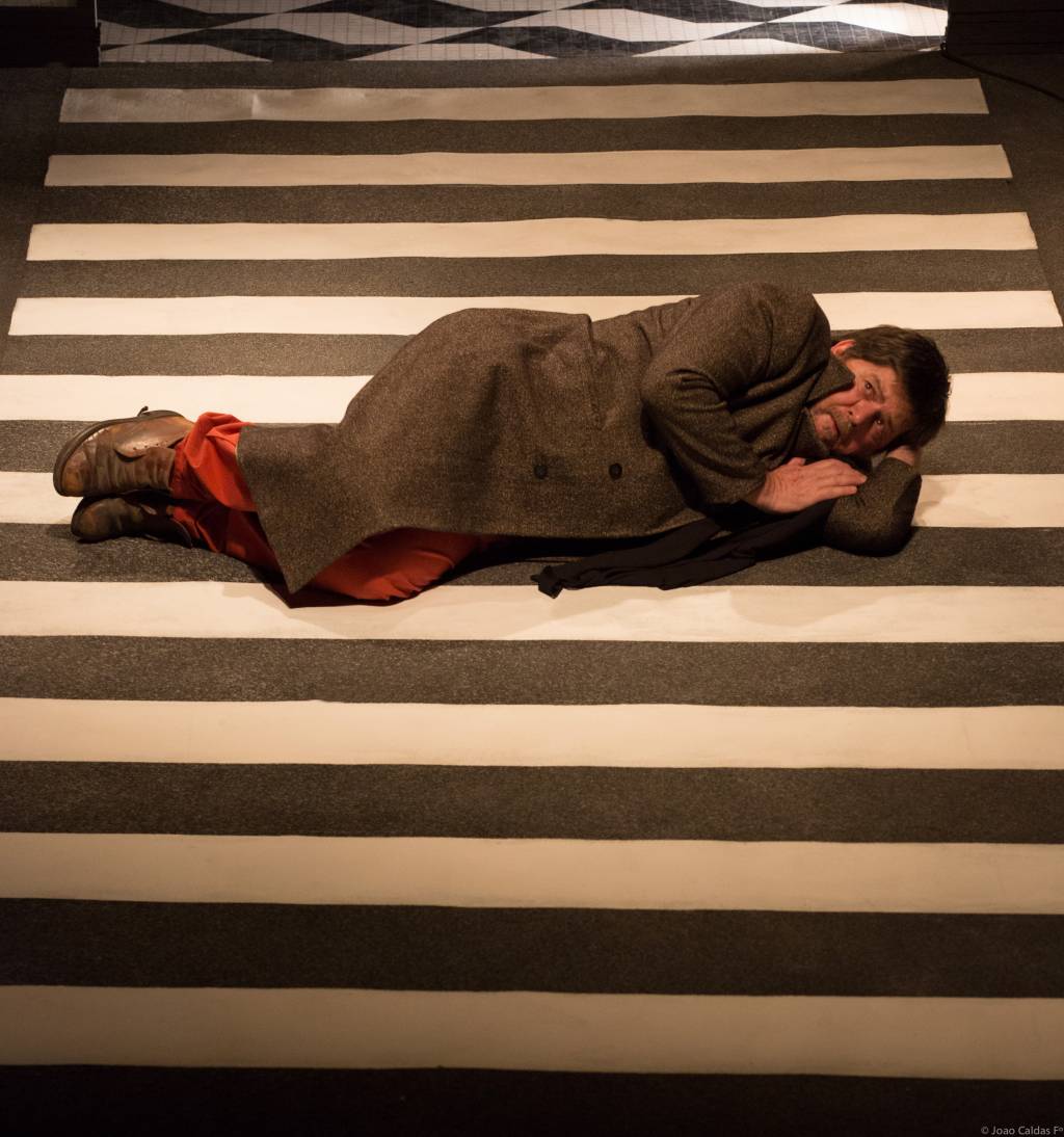 Após um ano fechado, Teatro Ágora reabre com espetáculos inéditos