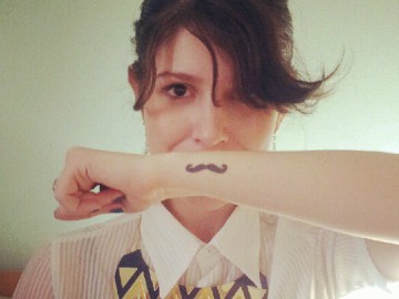 Conheça a moda do bigode