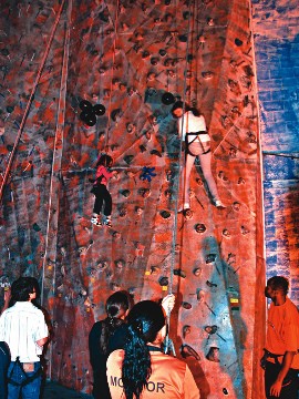 Casa de Pedra escalar criança 2279