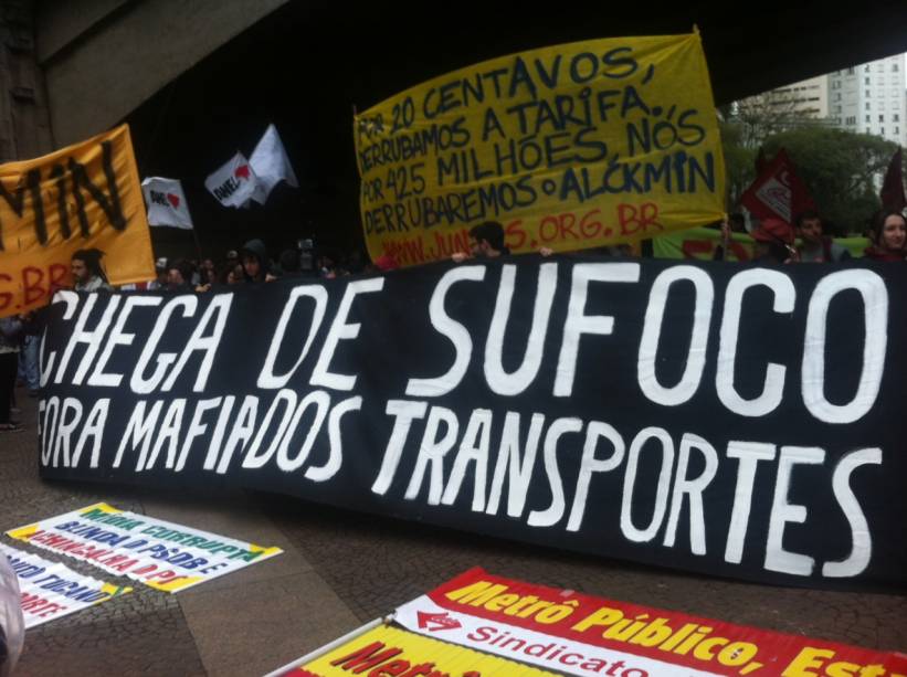 	Manifestantes concentrados no Vale do Anhangabaú nesta quarta-feira (14)