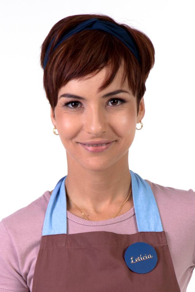 Amanda Acosta como Letícia Amanda Acosta como Letícia