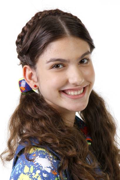 Giovanna Grigio como Mili Giovanna Grigio como Mili