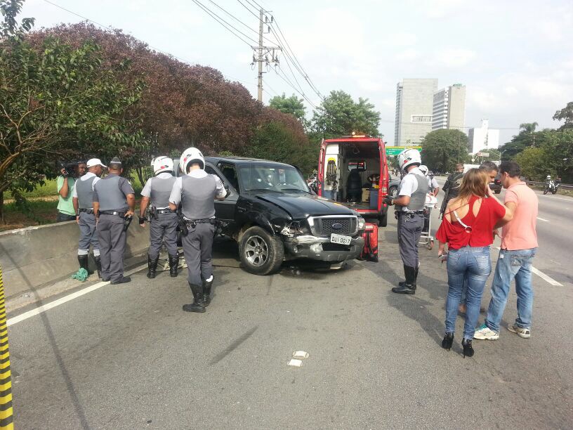 Durante a troca de tiros, um bandido morreu e outro ficou ferido