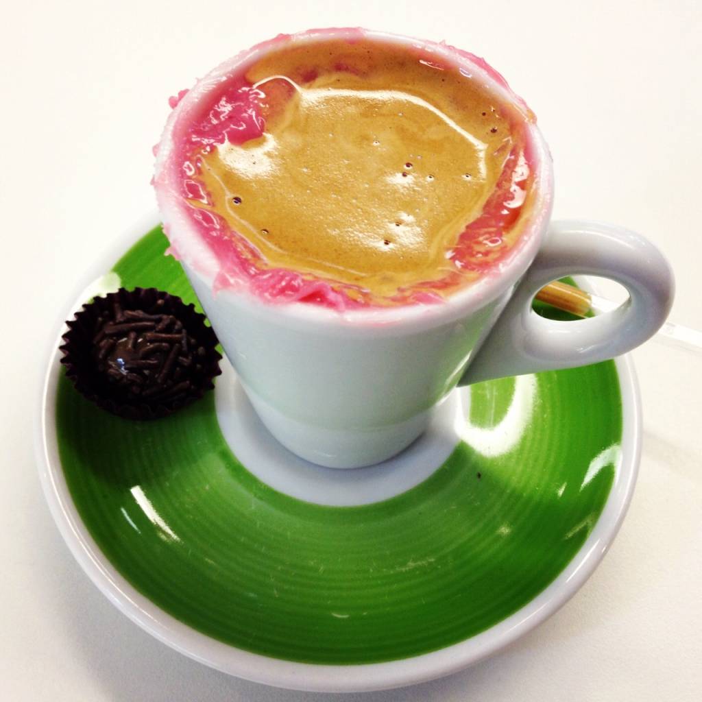 Bebidas com brigadeiro, marshmallow e mais guloseimas