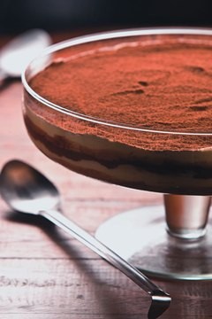 Tiramisu servido direto da travessa: R$15,00