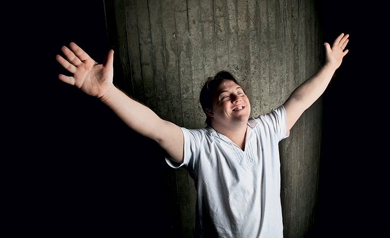 ‘Sean Penn demora para responder’, lamenta ator do filme ‘Colegas’