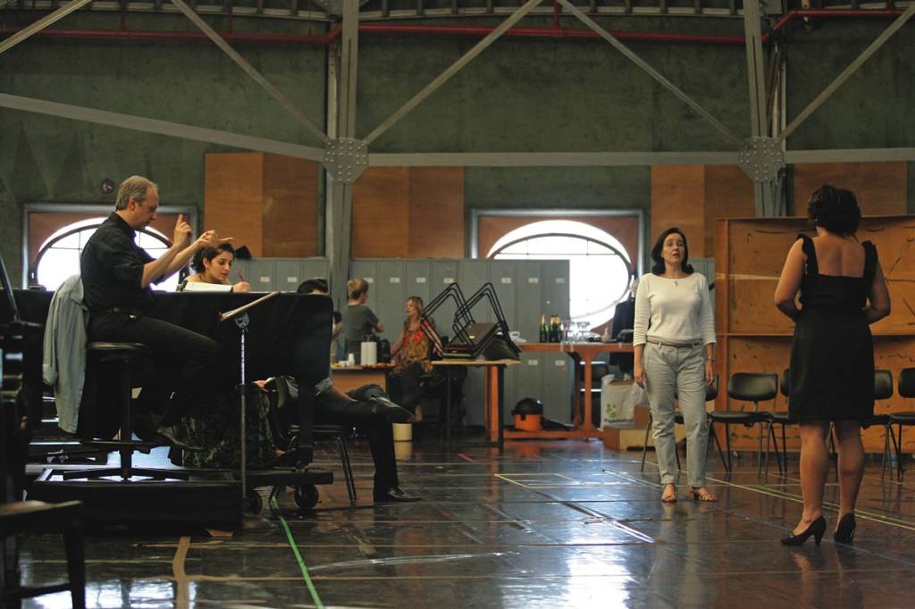 Abel Rocha retoma programação de ópera no Municipal