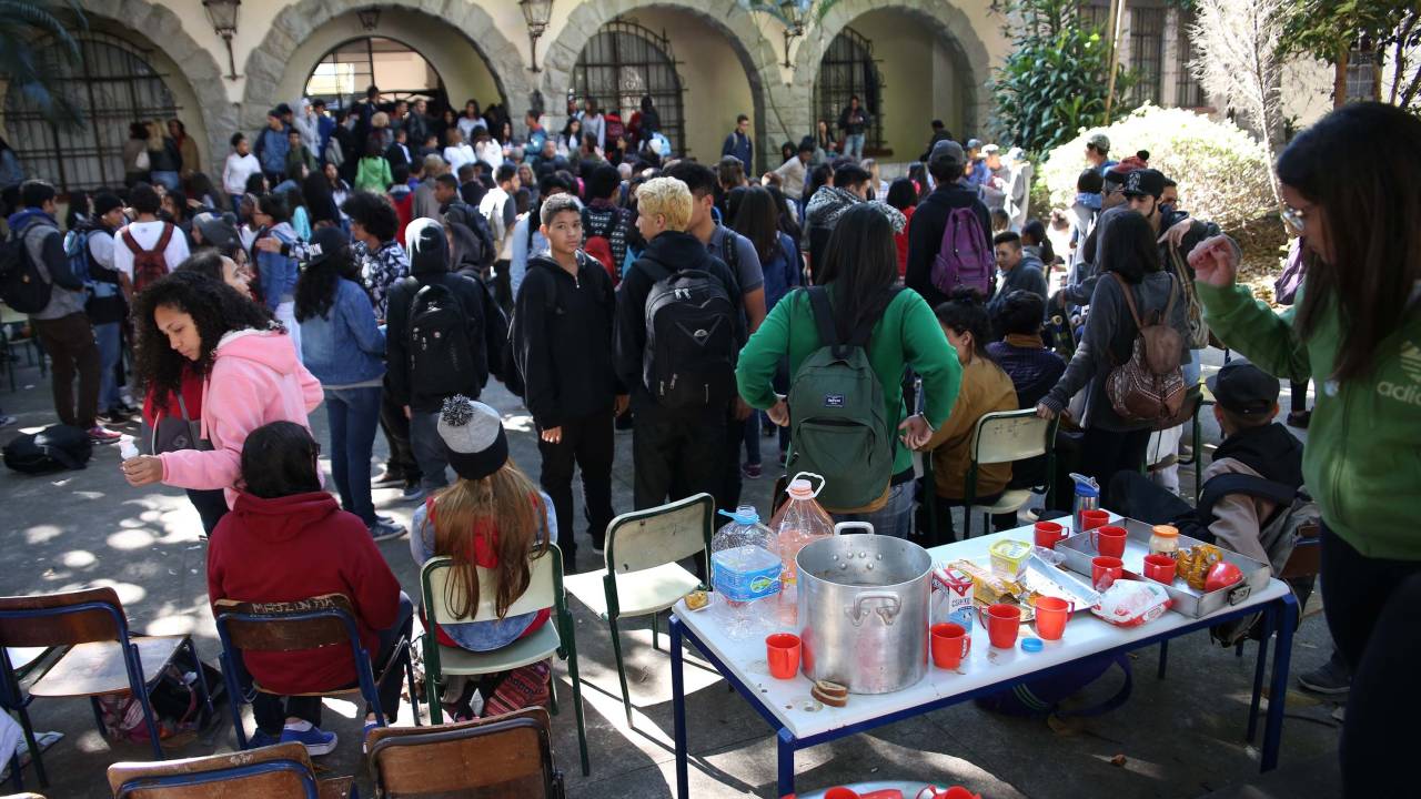 Estudantes Escola Estadual Fernão Dias