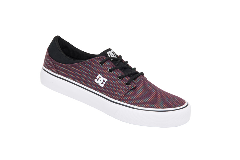 Sneaker trase TX roxo, R$ 219,90, da DC Shoes, tel. 3366-9280