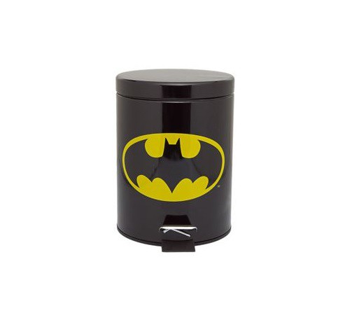 Lixeira do Batman, R$ 127,00, da <a href="https://www.coisasdadoris.com.br/" rel="Coisas da Doris" target="_blank">Coisas da Doris</a>