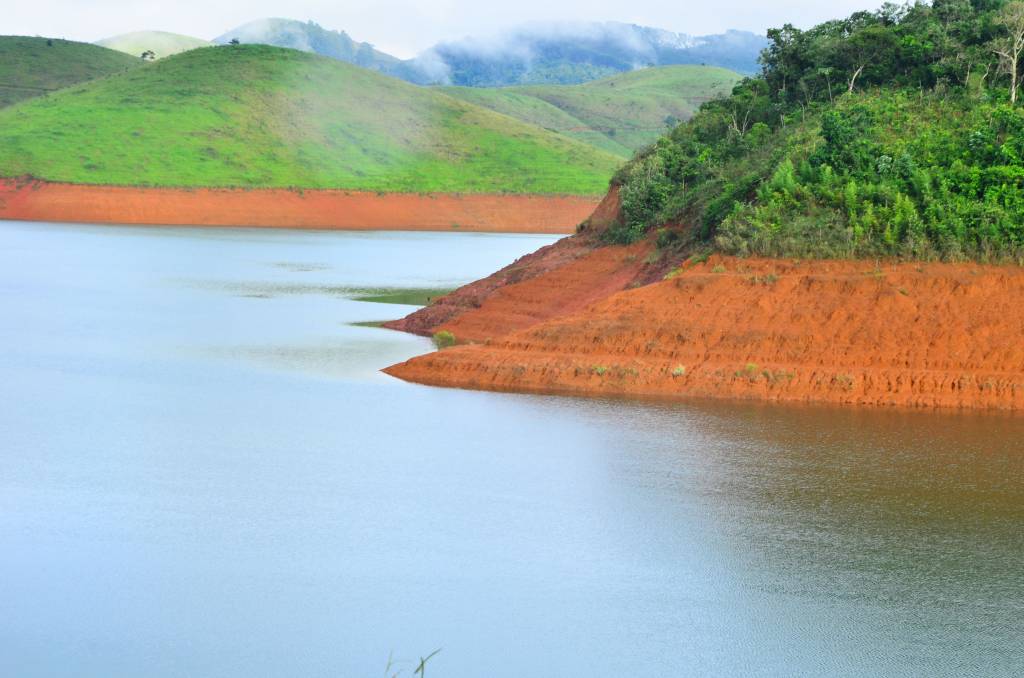 Falta de chuva reduz nível da água em mananciais