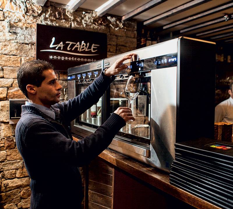 vinhos Wine Bar La Table
