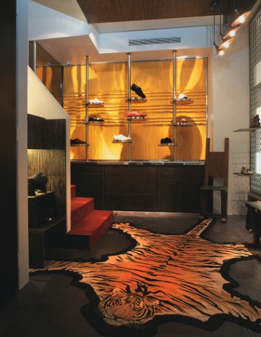 Grife de Christian Louboutin completa vinte anos