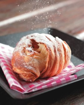 Sfogliatella de ricota e frutas cristalizadas