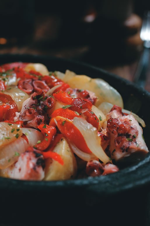 Taberna 474 oferece atraente cardápio de pratos e petiscos