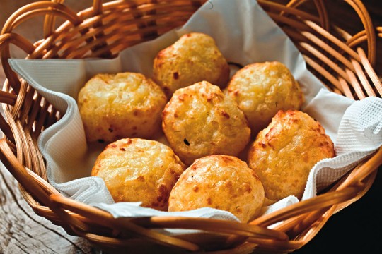 Pão de queijo e tapioca, do Santinho - 2240