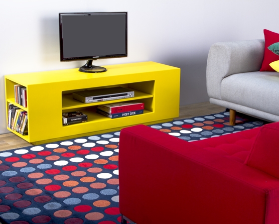 	O mais pedido: rack Masp (R$ 599,00, amarelo ou vermelho) é um dos mais pedidos