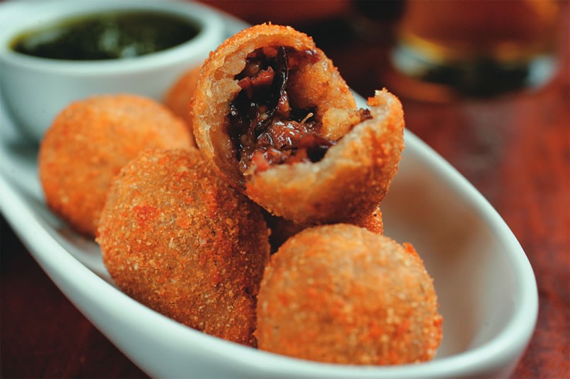 Casa de múltiplas vocações, 9 às 9 serve lanches, petiscos e doces