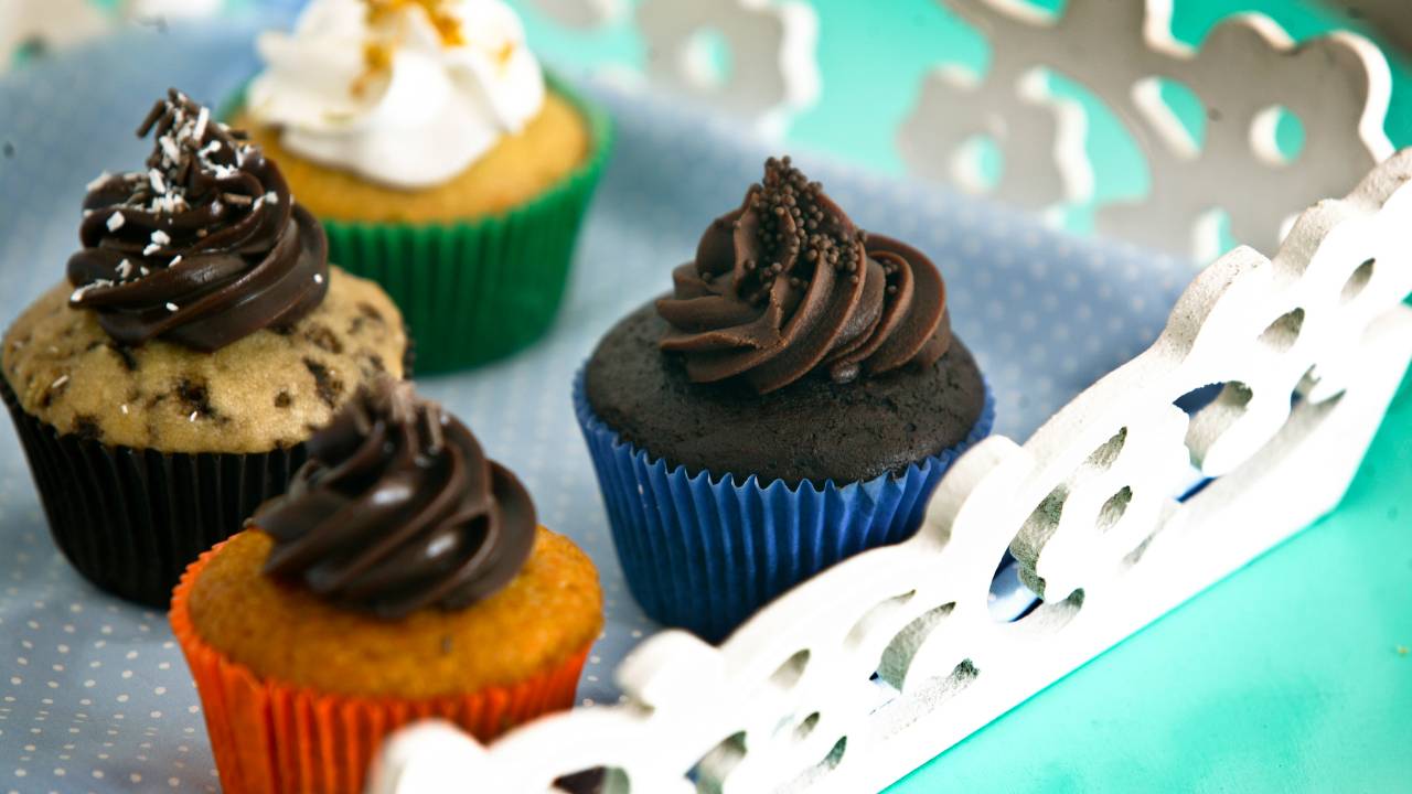 The Cake Is on the Table - cupcakes