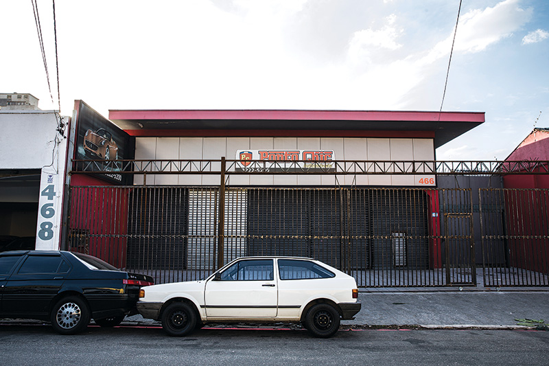 Decadência atinge tradicional comércio de veículos no centro