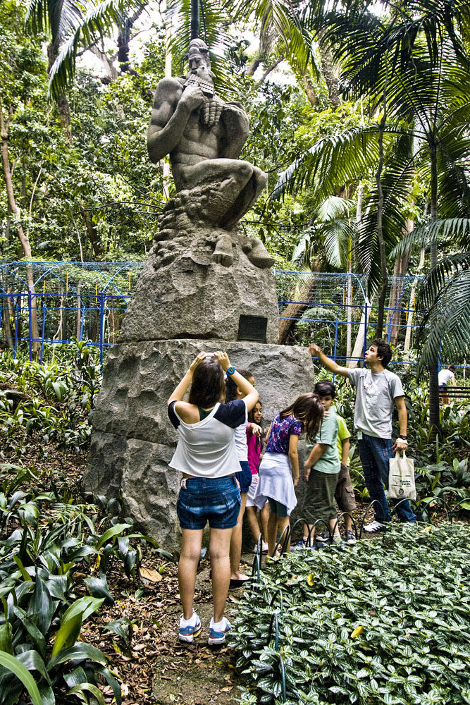 Avenida Paulista abriga obras de arte expostas ao ar livre