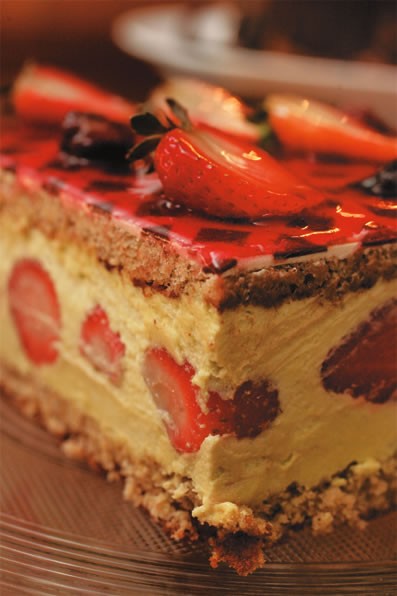 Torta de pistache e morango, do Lia Jockey 2222