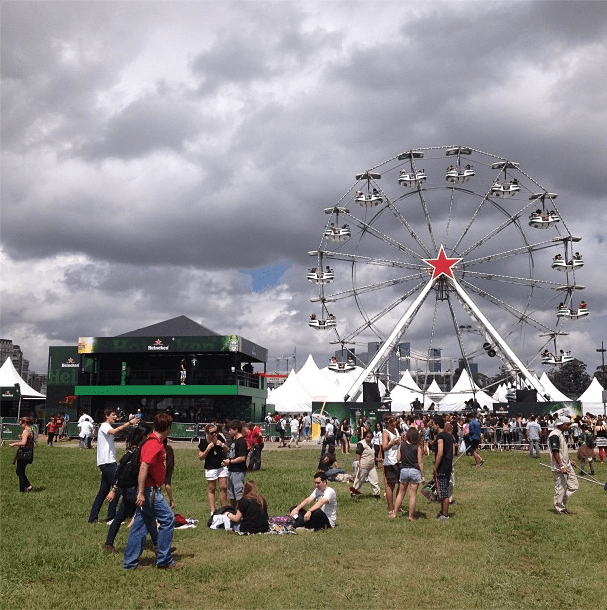 	Lollapalooza: na tarde de sexta, a espera na fila da roda gigante ultrapassava 45 minutos