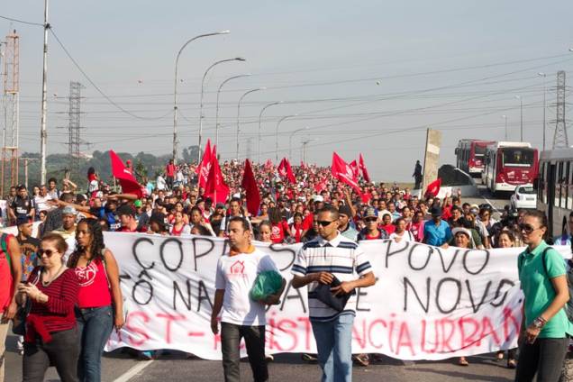 Protesto do MTST na Marginal Pinheiros, próximo à saída da ponte João Dias, na Zona Sul Protesto do MTST na Marginal Pinheiros, próximo à saída da ponte João Dias, na Zona Sul