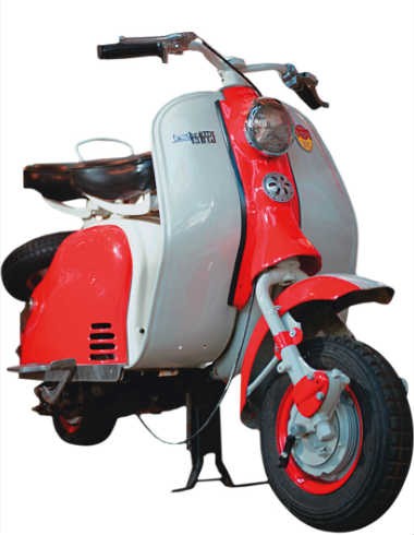 Nostalgia: carros antigos, lambrettas e motos