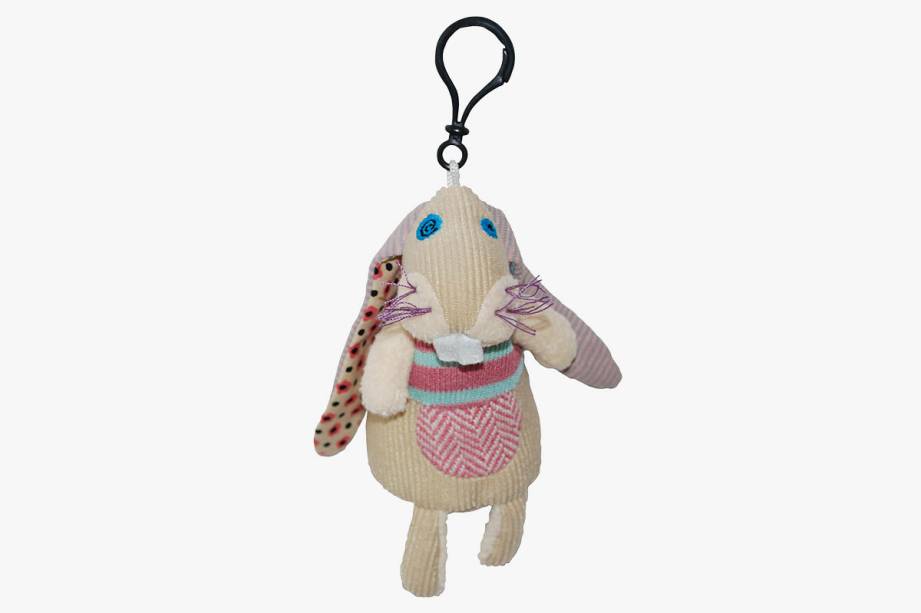 Chaveiro com boneco de coelho de algodão com preenchimento: R$ 39,90