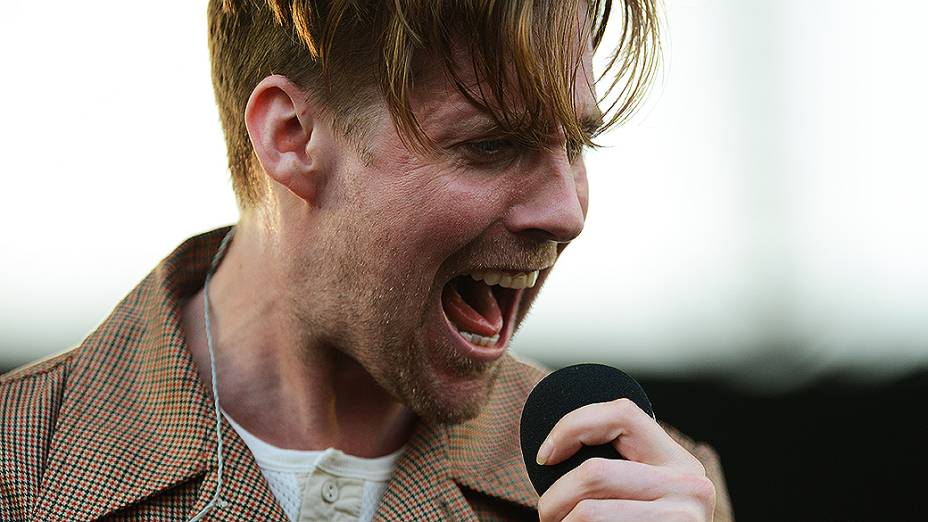 Kaiser Chiefs: Ricky Wilson subiu onipotente no palco