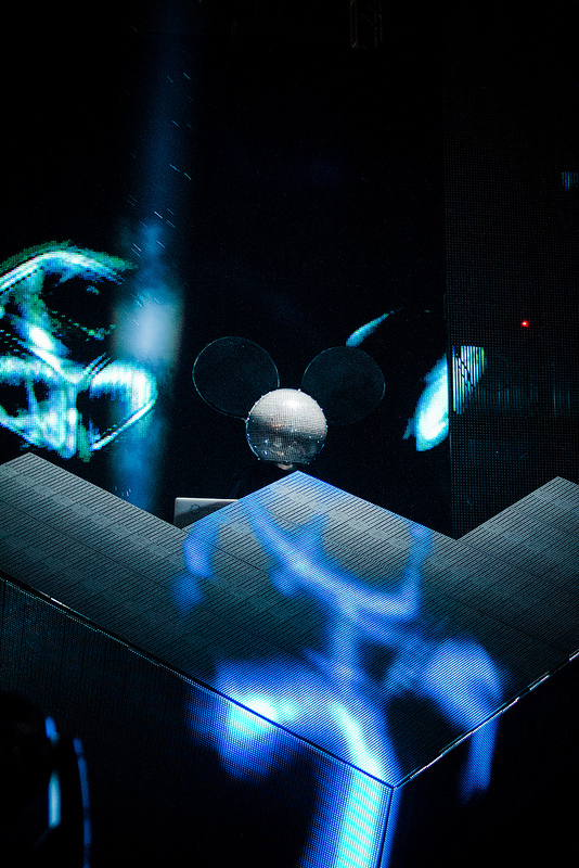 Deadmau5: capacetes de rato equipados com luzes LED Deadmau5: capacetes de rato equipados com luzes LED