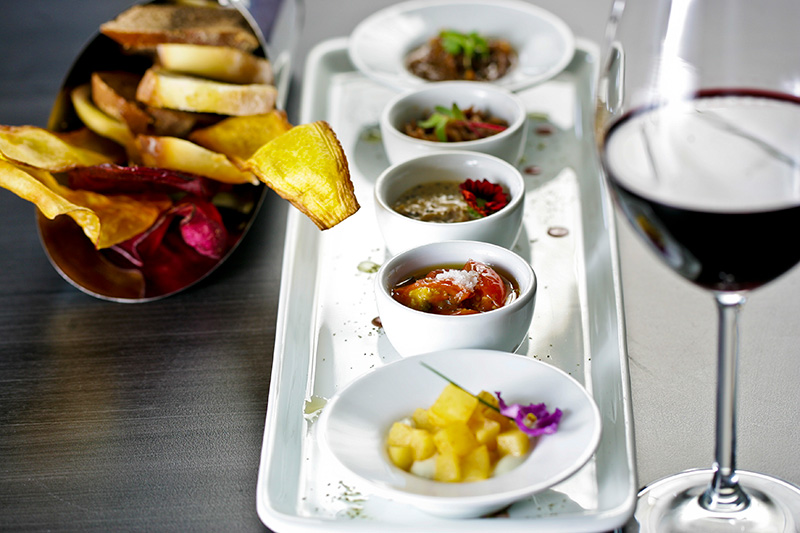 Amüse Food Store tem salão descolado e pratos que fogem do trivial