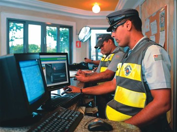 Polícia 2208