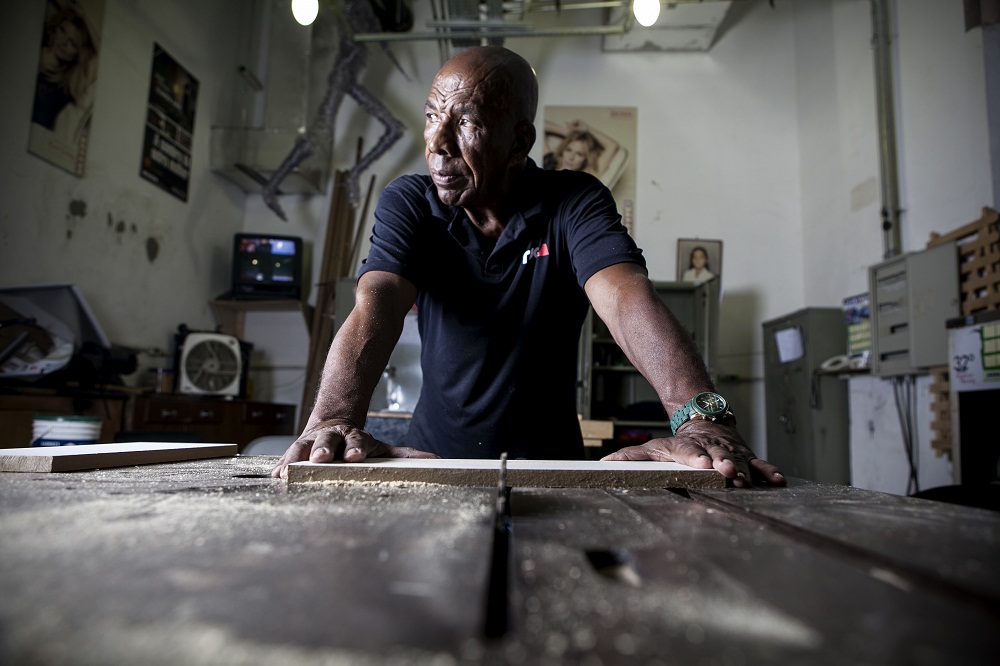 Por trás das cortinas