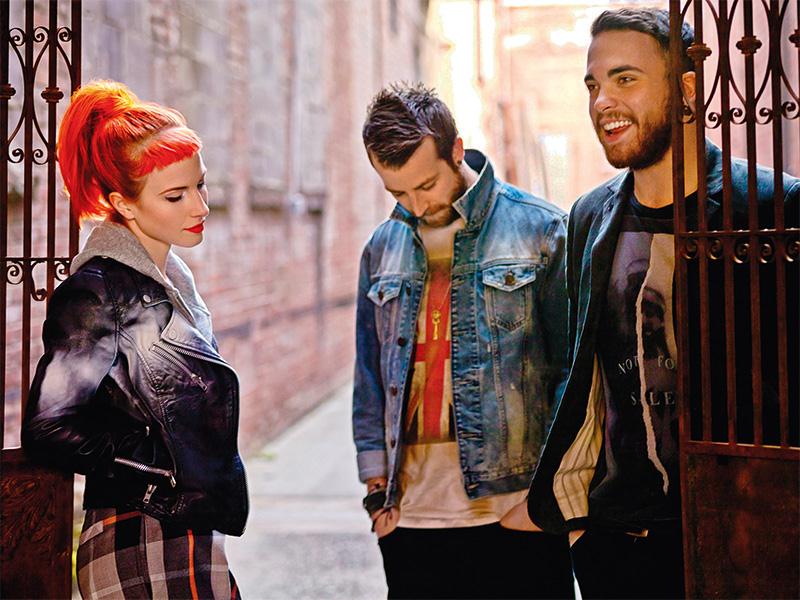 Hayley Williams, Jeremy Davis e Taylor York: pela terceira vez na cidade