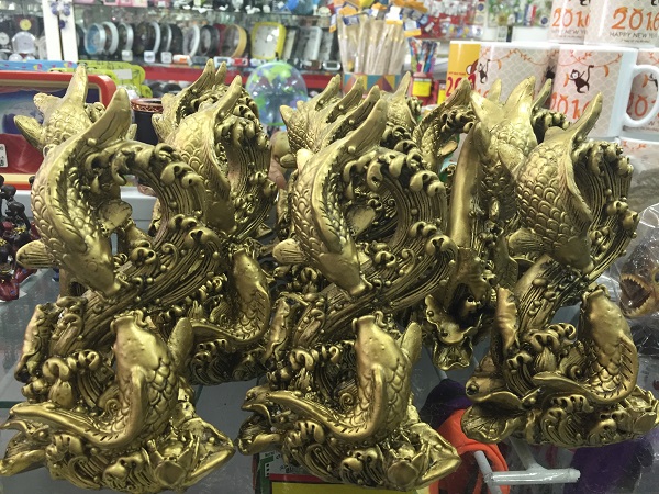 Estatueta peixe (28 reais) Estatueta peixe (28 reais)
