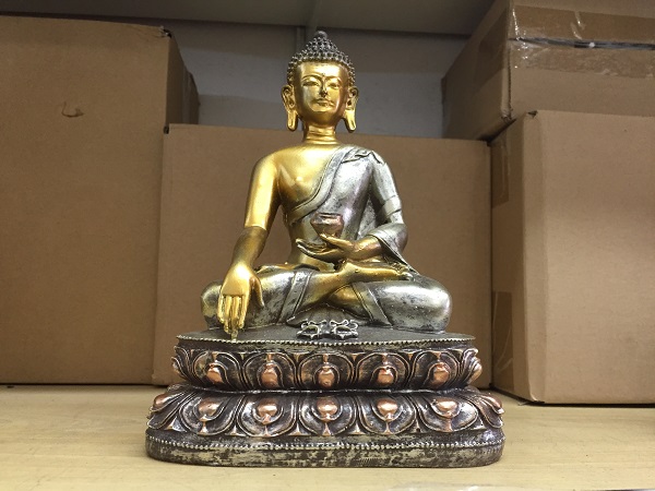 Estatueta buda sentado tamanho médio (de 56 reais por 44,90 reais) Estatueta buda sentado tamanho médio (de 56 reais por 44,90 reais)