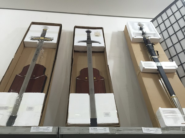 Escada decorativa samurai (de 590 reais a 650 reais)