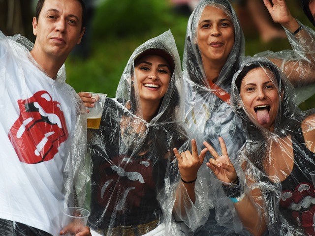 Rolling Stones: público faz concentração na entrada do estádio