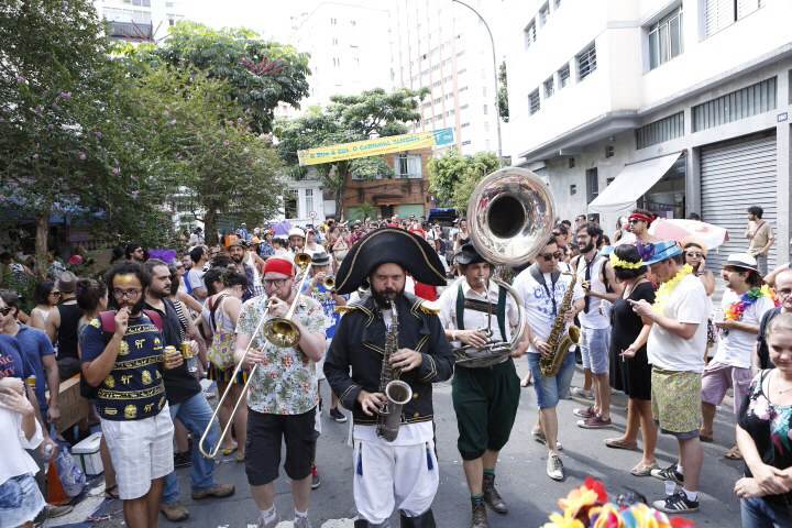 Bloco da Charanga do França desfilou por Santa Cecília 