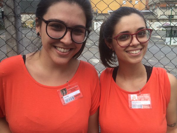 Fãs da série "Orange is the new Black" curtem bloco na Zona Oeste de São Paulo