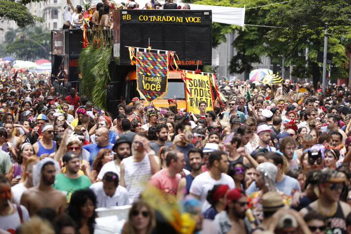 O bloco Tarado Ni Você reuniu os paulistanos no centro da cidade