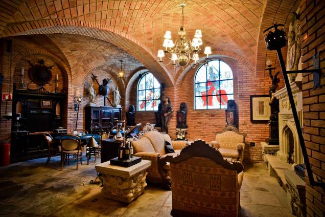 Escola de Magia e Bruxaria em Campos do Jordão Escola de Magia e Bruxaria em Campos do Jordão