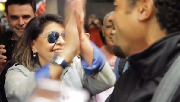 E, de repente, um ídolo surgiu no Metrô…